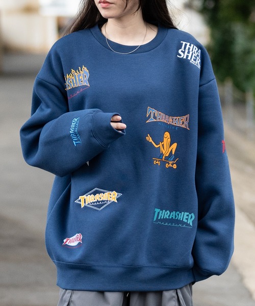 【at】〔THRASHER/スラッシャー〕裏起毛 総柄プリント＆刺繍 クルーネック ビッグスウェット（スウェット）｜THRASHER（スラッシャー）
