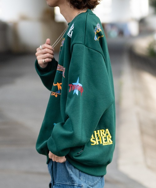 【at】〔THRASHER/スラッシャー〕裏起毛 総柄プリント＆刺繍 クルーネック ビッグスウェット（スウェット）｜THRASHER（スラッシャー）