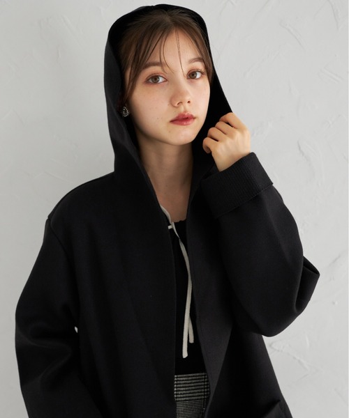 tocco closet(トッコ クローゼット)の「ポケット付きダブルフェイスフードコーディガン(カーディガン/ボレロ・レディース・ブラック/アイボリー/ベージュ・M)」の19枚目の写真