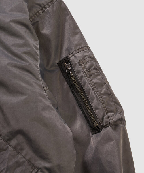 WHO'S WHO gallery（フーズフーギャラリー）の「【Sourcream/サワークリーム】バラモチーフMA1（ブルゾン・レディース・チャコールグレー/ブラック/カーキ・FREE）」の17枚目の写真