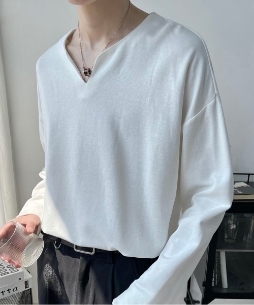 Otte（オッテ）の「Vネックシンプルトップス（Tシャツ/カットソー・メンズ・ホワイト/ブラック・MEDIUM/LARGE/X-LARGE）」の9枚目の写真