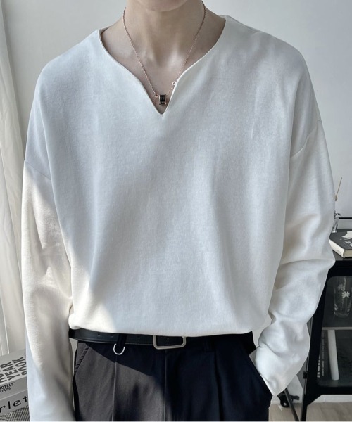 Otte（オッテ）の「Vネックシンプルトップス（Tシャツ/カットソー・メンズ・ホワイト/ブラック・MEDIUM/LARGE/X-LARGE）」の10枚目の写真