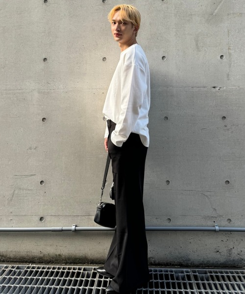 Otte（オッテ）の「Vネックシンプルトップス（Tシャツ/カットソー・メンズ・ホワイト/ブラック・MEDIUM/LARGE/X-LARGE）」の4枚目の写真