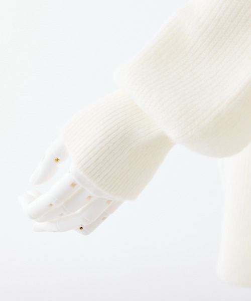 one after another NICE CLAUP(ワンアフターアナザーナイスクラップ)の「チョーカー付きオフショルニットワンピース(ワンピース・レディース・オフホワイト/ピンク/チャコールグレー/ベージュ・FREE)」の9枚目の写真