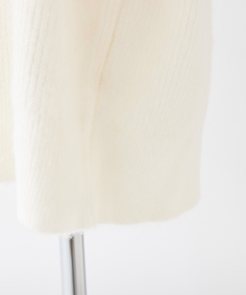 one after another NICE CLAUP(ワンアフターアナザーナイスクラップ)の「チョーカー付きオフショルニットワンピース(ワンピース・レディース・オフホワイト/ピンク/チャコールグレー/ベージュ・FREE)」の10枚目の写真