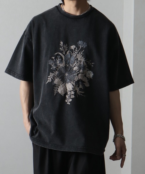 専用商品です！ヴァレンティノ　Tシャツ　花柄　フラワー　ブラック 中古・古着通販】VALENTINO (ヴァレンティノ) 23SS Flower decoration