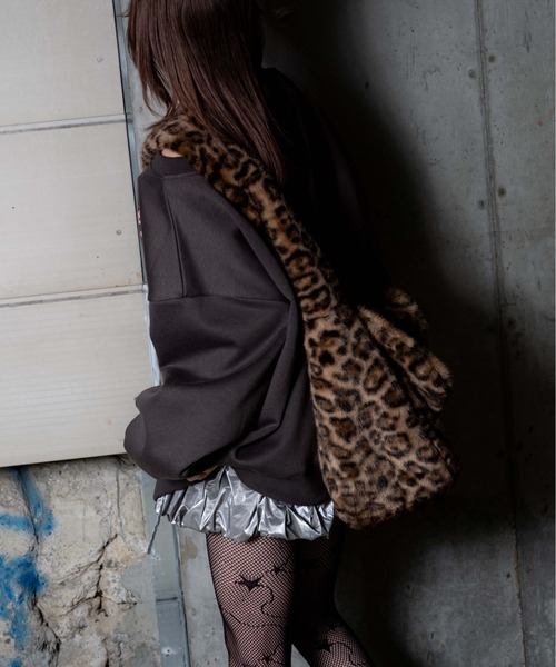 sedacle girl(セダクルガール)の「BIGレオパードフェイクファーバッグ(ショルダーバッグ・レディース・ブラウン・ONESIZE)」の6枚目の写真