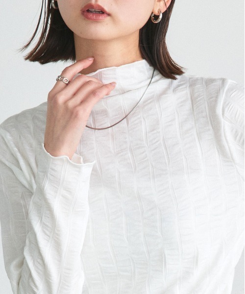 ad thie（アドティエ）の「シャーリング ハイネック トップス（Tシャツ/カットソー・レディース・カーキ/ブラック/ブラウン/オフホワイト・FREE）」の14枚目の写真