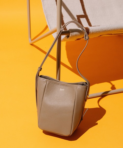 Beau're(ヴュレ)の「BEAURE ヴュレ カウレザー バケツ型 ワンマイル BAG(ショルダーバッグ・レディース・ベージュ系その他/ライトブルー/ブラック/ブラウン/レッド/アイボリー/シルバー・FREE)」の21枚目の写真