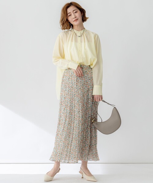 23区(ニジュウサンク)の「【洗える】シアーコットンシルク ハンカチーフヘム デザイン シャツ(シャツ/ブラウス・レディース・ブラック系/ベージュ系/ライトイエロー系/モスグリーン系・38)」の6枚目の写真