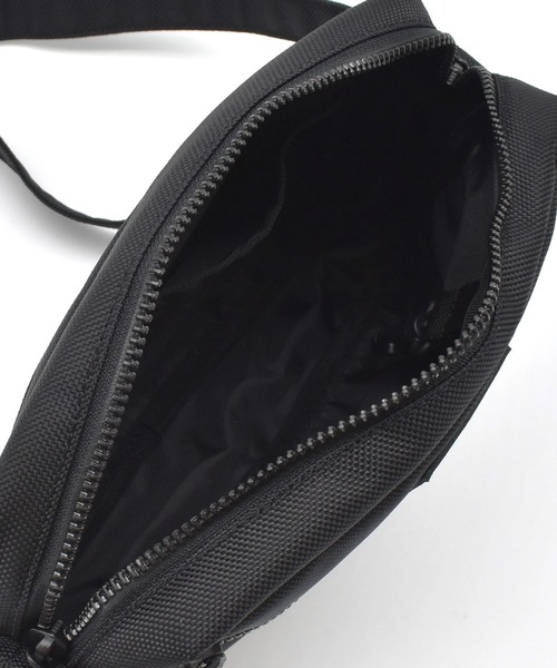 NEW ERA(ニューエラ)の「【ムラサキスポーツ別注】NEW ERA/ニューエラ ショルダーバック S POUCH LARGE MS 14699378(ショルダーバッグ・メンズ・ブラック・FREE)」の9枚目の写真