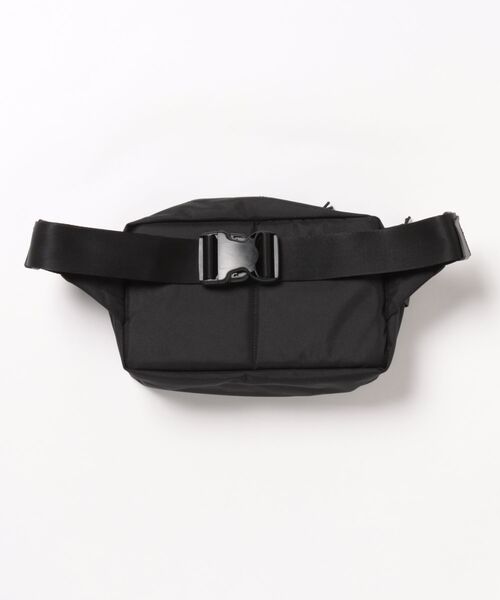 NEW ERA(ニューエラ)の「【NEW ERA/ニューエラ】SQUARE WAIST BAG(ボディバッグ/ウエストポーチ・メンズ・ブラック×ホワイト/ブラック/ブラック系その他・FREE)」の16枚目の写真