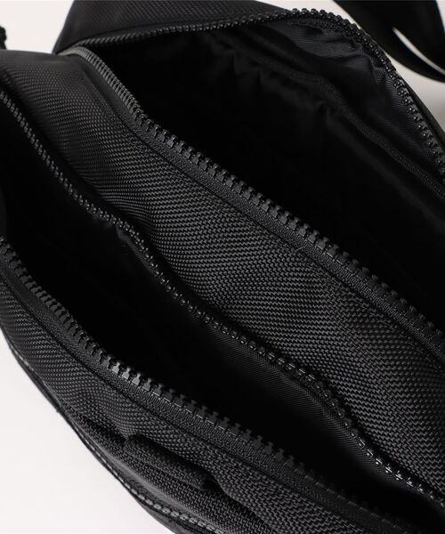 NEW ERA(ニューエラ)の「【NEW ERA/ニューエラ】SQUARE WAIST BAG(ボディバッグ/ウエストポーチ・メンズ・ブラック×ホワイト/ブラック/ブラック系その他・FREE)」の18枚目の写真
