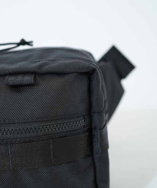 NEW ERA(ニューエラ)の「【NEW ERA/ニューエラ】SQUARE WAIST BAG(ボディバッグ/ウエストポーチ・メンズ・ブラック×ホワイト/ブラック/ブラック系その他・FREE)」の8枚目の写真