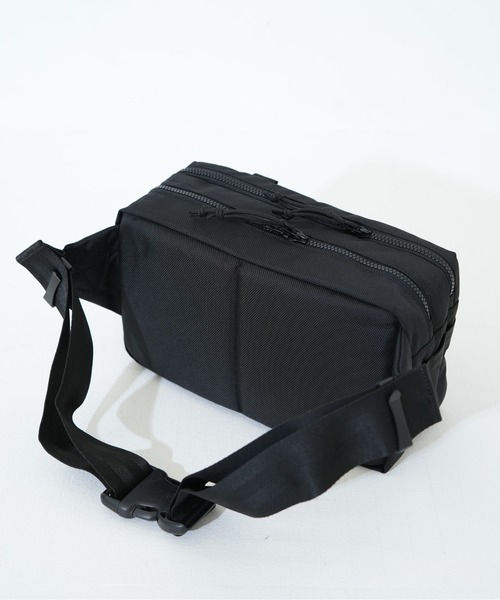 NEW ERA(ニューエラ)の「【NEW ERA/ニューエラ】SQUARE WAIST BAG(ボディバッグ/ウエストポーチ・メンズ・ブラック×ホワイト/ブラック/ブラック系その他・FREE)」の10枚目の写真