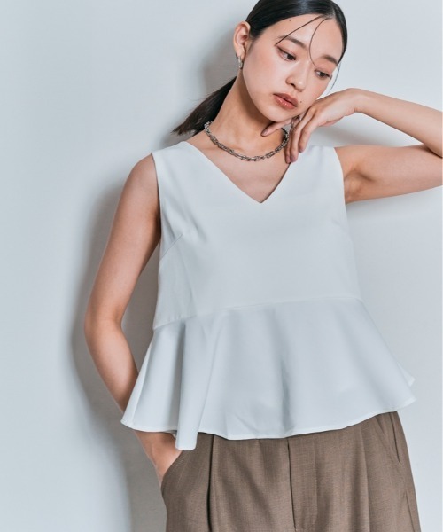 W:Huku（フーク）の「【W:Huku / イージーライトシリーズ】ノースリーブ ぺプラム ショート トップス（Tシャツ/カットソー・レディース・ブラック/オフホワイト/グリーン系その他/チャコール/ブラウン・M/L）」の2枚目の写真