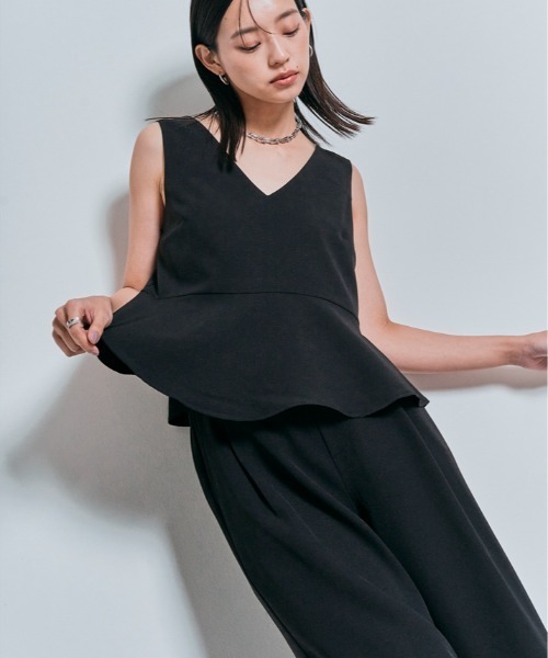 W:Huku（フーク）の「【W:Huku / イージーライトシリーズ】ノースリーブ ぺプラム ショート トップス（Tシャツ/カットソー・レディース・ブラック/オフホワイト/グリーン系その他/チャコール/ブラウン・M/L）」の8枚目の写真