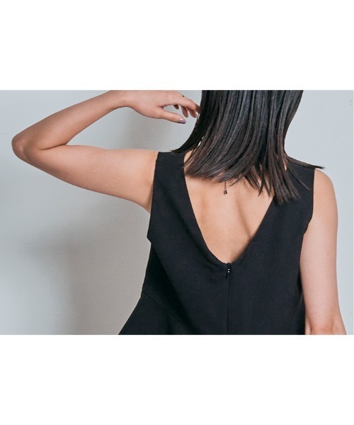 W:Huku（フーク）の「【W:Huku / イージーライトシリーズ】ノースリーブ ぺプラム ショート トップス（Tシャツ/カットソー・レディース・ブラック/オフホワイト/グリーン系その他/チャコール/ブラウン・M/L）」の17枚目の写真