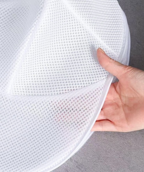 CALIFORNIA OUTFITTERS（カリフォルニア アウトフィッターズ）の「3-3A32 キャップ ウォッシュ ネット 型崩れ防止 洗濯 固定ホルダー（ランドリーグッズ・レディース・ホワイト/ホワイト×ブルー・ONESIZE）」の3枚目の写真