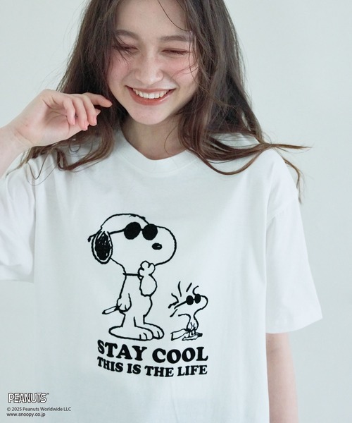 PEANUTS（ピーナッツ）の「【PEANUTS/ピーナッツ】SNOOPY/スヌーピー＆ウッドストックフロッキープリントTシャツ（Tシャツ/カットソー・レディース・オフホワイト/ピンク/モカ/ネイビー・M/L/LL/3L）」の2枚目の写真
