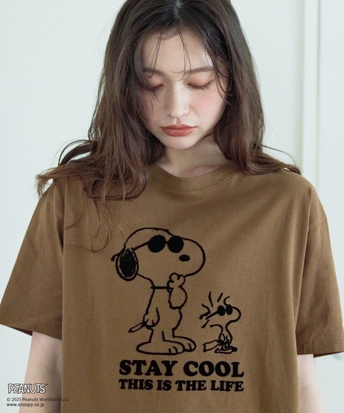 PEANUTS（ピーナッツ）の「【PEANUTS/ピーナッツ】SNOOPY/スヌーピー＆ウッドストックフロッキープリントTシャツ（Tシャツ/カットソー・レディース・オフホワイト/ピンク/モカ/ネイビー・M/L/LL/3L）」の3枚目の写真