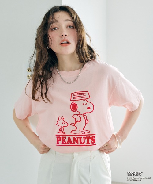 PEANUTS（ピーナッツ）の「【PEANUTS/ピーナッツ】SNOOPY/スヌーピー＆ウッドストックフロッキープリントTシャツ（Tシャツ/カットソー・レディース・オフホワイト/ピンク/モカ/ネイビー・M/L/LL/3L）」の18枚目の写真