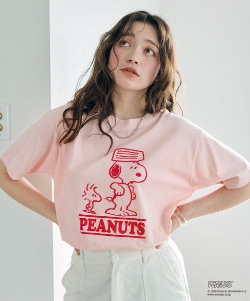 PEANUTS（ピーナッツ）の「【PEANUTS/ピーナッツ】SNOOPY/スヌーピー＆ウッドストックフロッキープリントTシャツ（Tシャツ/カットソー・レディース・オフホワイト/ピンク/モカ/ネイビー・M/L/LL/3L）」の19枚目の写真