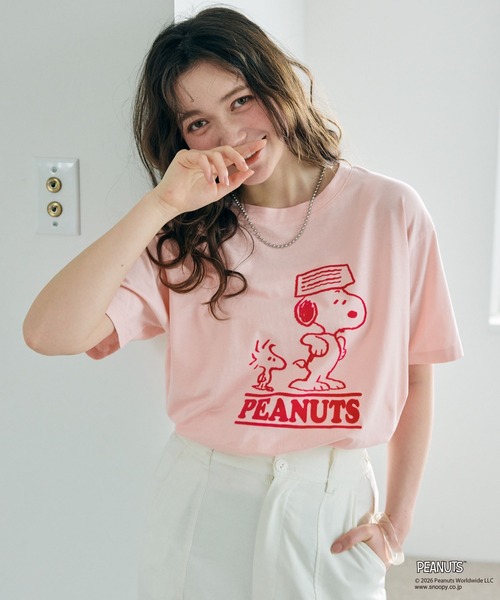 PEANUTS（ピーナッツ）の「【PEANUTS/ピーナッツ】SNOOPY/スヌーピー＆ウッドストックフロッキープリントTシャツ（Tシャツ/カットソー・レディース・オフホワイト/ピンク/モカ/ネイビー・M/L/LL/3L）」の22枚目の写真