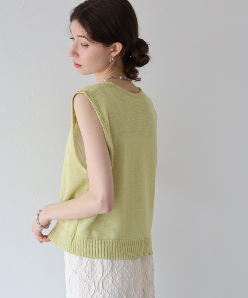 J by blue(ジェイバイブルー)の「リネンライクニットベスト(ベスト・レディース・イエロー/アイボリー/ブラック/チャコールグレー・MEDIUM)」の14枚目の写真
