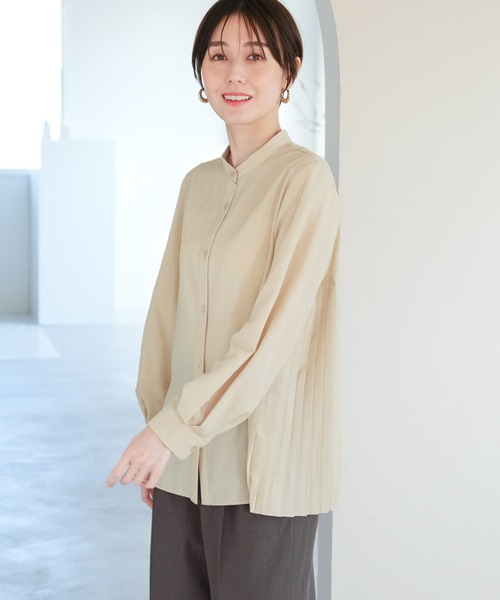 Elura（エルーラ）の「サイドプリーツシャツ/323309（シャツ/ブラウス・レディース・ネイビー/ホワイト/ライトブルー/ライトベージュ・MEDIUM/LARGE）」の2枚目の写真