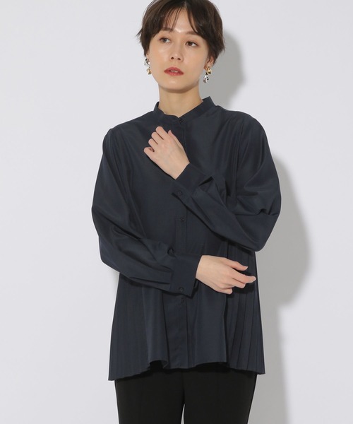 Elura（エルーラ）の「サイドプリーツシャツ/323309（シャツ/ブラウス・レディース・ネイビー/ホワイト/ライトブルー/ライトベージュ・MEDIUM/LARGE）」の6枚目の写真