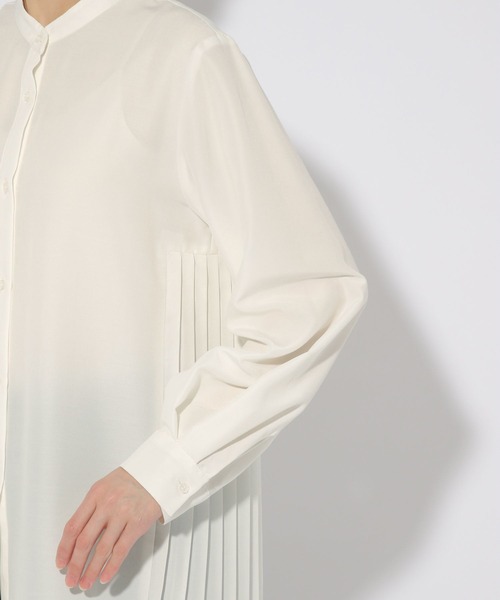 Elura（エルーラ）の「サイドプリーツシャツ/323309（シャツ/ブラウス・レディース・ネイビー/ホワイト/ライトブルー/ライトベージュ・MEDIUM/LARGE）」の11枚目の写真