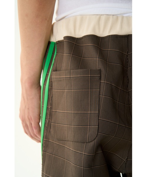 DISCOVERED（ディスカバード）の「CHECK BONDING LINE TRACK PANTS（スラックス・メンズ・ネイビー/ベージュ・LARGE/SMALL）」の13枚目の写真