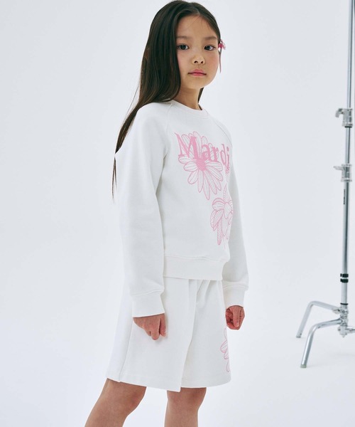 Mardi Mercredi(マルディメクルディ)の「KIDS SWEATSHIRT TRIPLE FLOWER / キッズ スウェットシャツ トリプル フラワー(スウェット・キッズ・ブラック/ホワイト×ピンク/ブラック×ピンク/ベージュ系その他/オートミール/ネイビー・110cm/120cm/130cm/100cm)」の8枚目の写真
