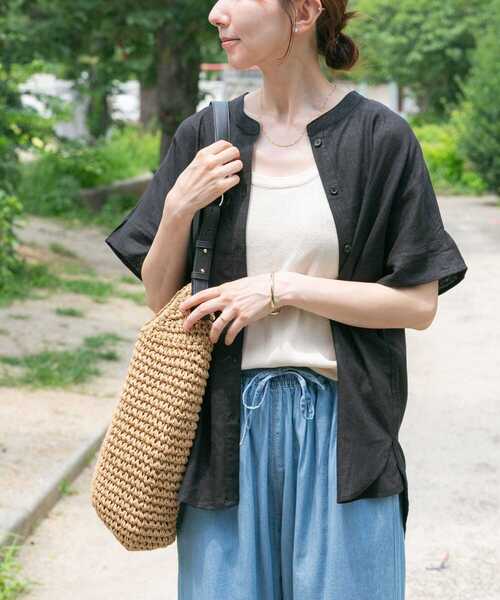 ITEMS URBANRESEARCH（アイテムズ アーバンリサーチ）の「リネンレーヨンフレンチシャツ（シャツ/ブラウス・レディース・ブラック/ブラウン/ライトベージュ・FREE）」の4枚目の写真