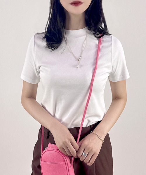 CLOTHY(クロシィ)の「【柔らかなコットン100%フライス素材♪】半袖プチハイTシャツ(Tシャツ/カットソー・レディース・ホワイト/ブラック/ネイビー/グレー/カーキ/ピンク/チャコールグレー/ラベンダー/ブルー/モカ/オフホワイト/グレイッシュベージュ・MEDIUM/LARGE)」の3枚目の写真