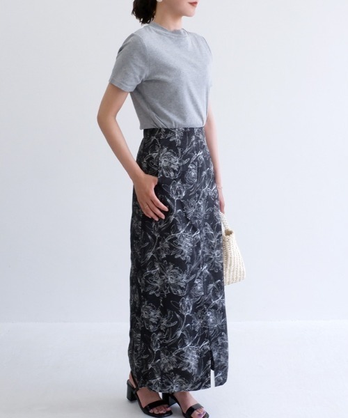 CLOTHY(クロシィ)の「【柔らかなコットン100%フライス素材♪】半袖プチハイTシャツ(Tシャツ/カットソー・レディース・ホワイト/ブラック/ネイビー/グレー/カーキ/ピンク/チャコールグレー/ラベンダー/ブルー/モカ/オフホワイト/グレイッシュベージュ・MEDIUM/LARGE)」の17枚目の写真