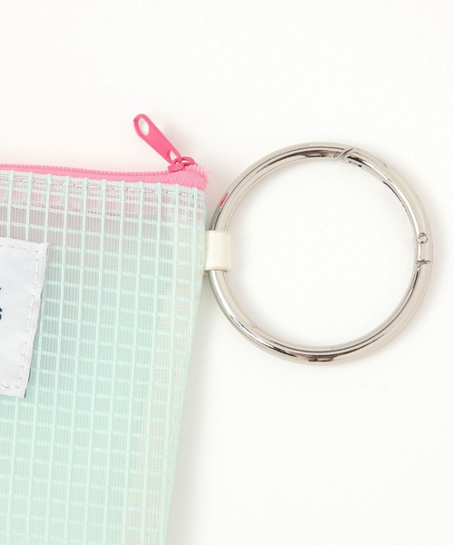 LEPSIM(レプシィム)の「カラビナメッシュポーチ 328064(ポーチ・レディース・ブラック/ライトグリーン/アイボリー・ONE SIZE)」の9枚目の写真