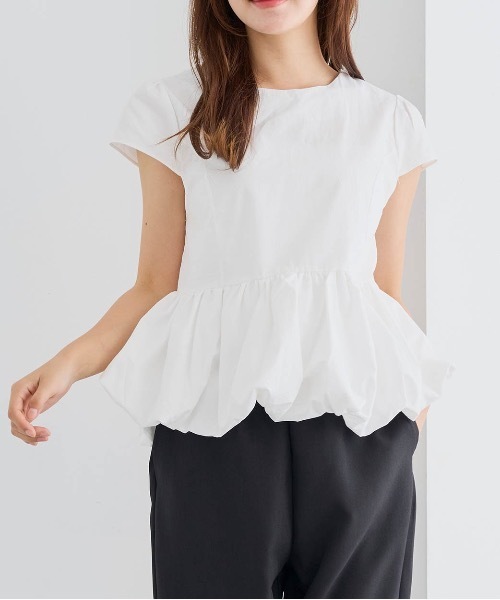 M y u(ミュー)の「【ZOZO限定アイテム】裾バルーンフリル半袖ブラス(シャツ/ブラウス・レディース・ブルー/ブラック/ホワイト・FREE)」の2枚目の写真