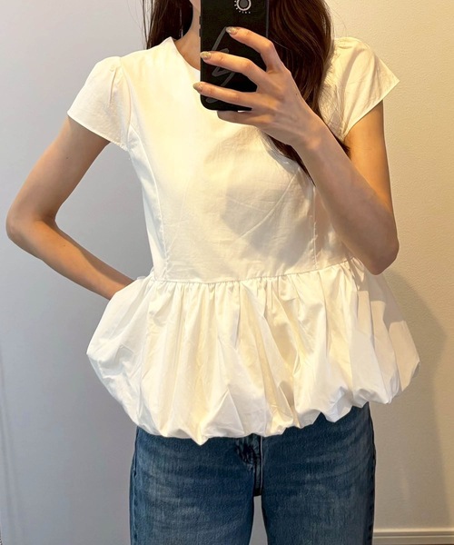 M y u(ミュー)の「【ZOZO限定アイテム】裾バルーンフリル半袖ブラス(シャツ/ブラウス・レディース・ブルー/ブラック/ホワイト・FREE)」の4枚目の写真