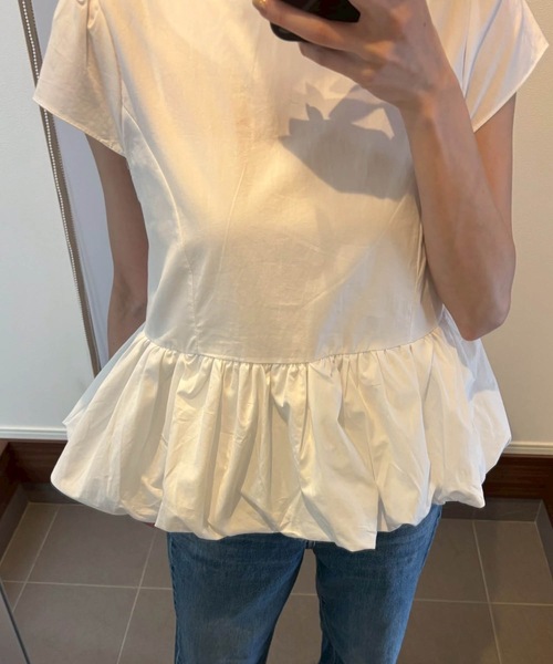 M y u(ミュー)の「【ZOZO限定アイテム】裾バルーンフリル半袖ブラス(シャツ/ブラウス・レディース・ブルー/ブラック/ホワイト・FREE)」の7枚目の写真