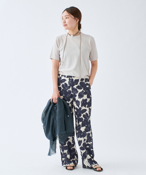 IENA(イエナ)の「ATON/エイトン 別注 FRESCA SINGLE JERSEY Tシャツ(Tシャツ/カットソー・レディース・ホワイト/ベージュ/グレー/ブラック系その他・FREE)」の6枚目の写真