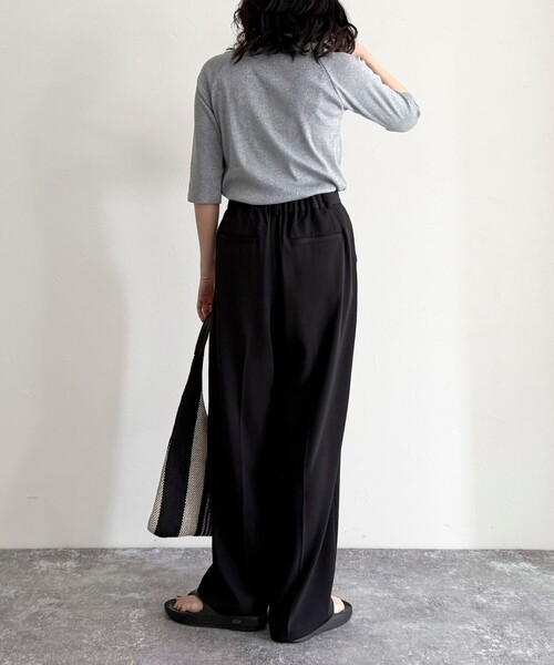 fredy emue(フレディエミュ)の「ラメテレコボートネックカットソー(Tシャツ/カットソー・レディース・ネイビー/ライトグレー/ホワイト系その他/ベビーピンク・38)」の6枚目の写真