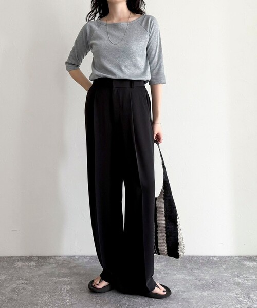 fredy emue(フレディエミュ)の「ラメテレコボートネックカットソー(Tシャツ/カットソー・レディース・ネイビー/ライトグレー/ホワイト系その他/ベビーピンク・38)」の7枚目の写真