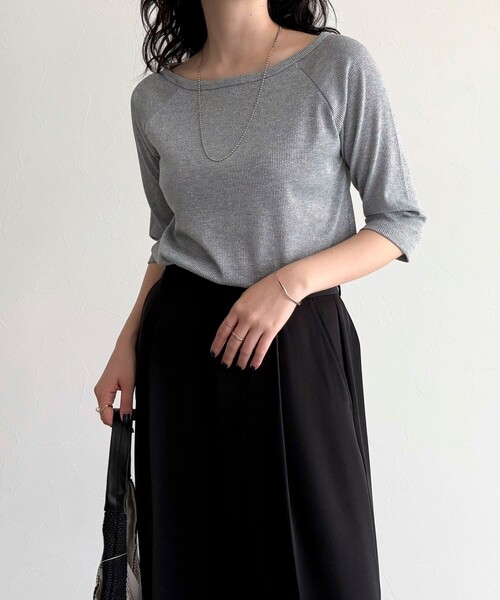 fredy emue(フレディエミュ)の「ラメテレコボートネックカットソー(Tシャツ/カットソー・レディース・ネイビー/ライトグレー/ホワイト系その他/ベビーピンク・38)」の8枚目の写真