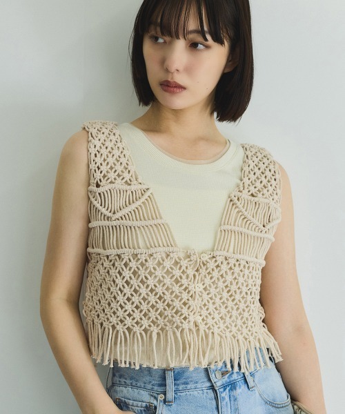 VICKY（ビッキー）の「マクラメベスト≪手洗い可能≫（その他アウター・レディース・アイボリー/オフホワイト・M）」の2枚目の写真