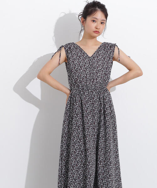 N.(N. Natural Beauty Basic)(エヌエヌナチュラルビューティーベーシック)の「【PS/低身長サイズ】フラワープリントノースリーブワンピース(ワンピース・レディース・ホワイト系その他/ブルー系その他/ブラック系その他・MEDIUM/P/S)」の17枚目の写真