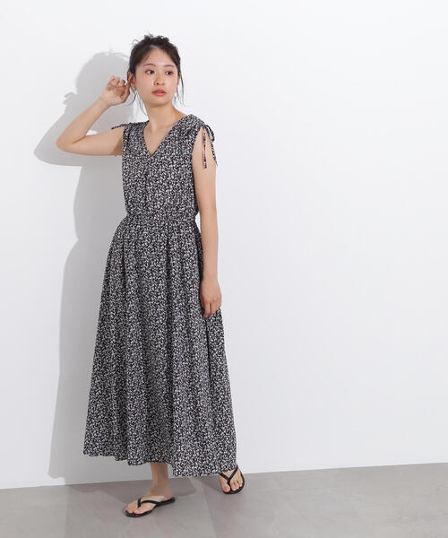 N.(N. Natural Beauty Basic)(エヌエヌナチュラルビューティーベーシック)の「【PS/低身長サイズ】フラワープリントノースリーブワンピース(ワンピース・レディース・ホワイト系その他/ブルー系その他/ブラック系その他・MEDIUM/P/S)」の18枚目の写真