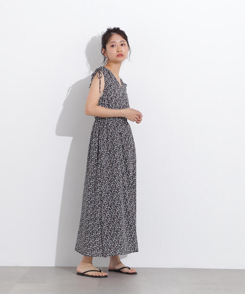 N.(N. Natural Beauty Basic)(エヌエヌナチュラルビューティーベーシック)の「【PS/低身長サイズ】フラワープリントノースリーブワンピース(ワンピース・レディース・ホワイト系その他/ブルー系その他/ブラック系その他・MEDIUM/P/S)」の22枚目の写真