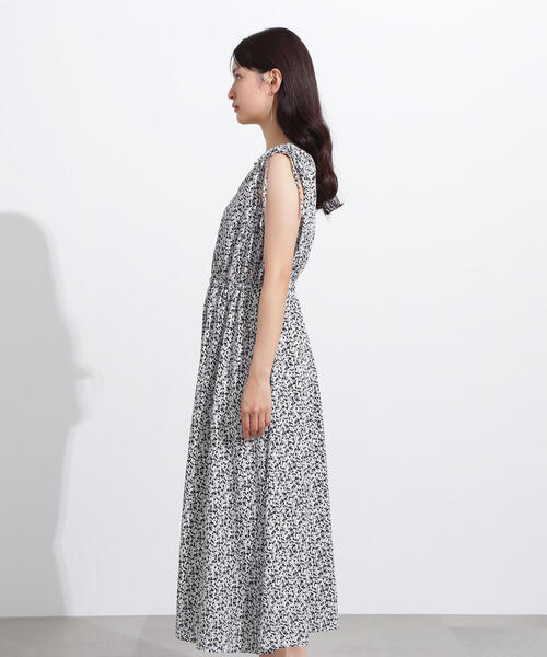 N.(N. Natural Beauty Basic)(エヌエヌナチュラルビューティーベーシック)の「【PS/低身長サイズ】フラワープリントノースリーブワンピース(ワンピース・レディース・ホワイト系その他/ブルー系その他/ブラック系その他・MEDIUM/P/S)」の10枚目の写真